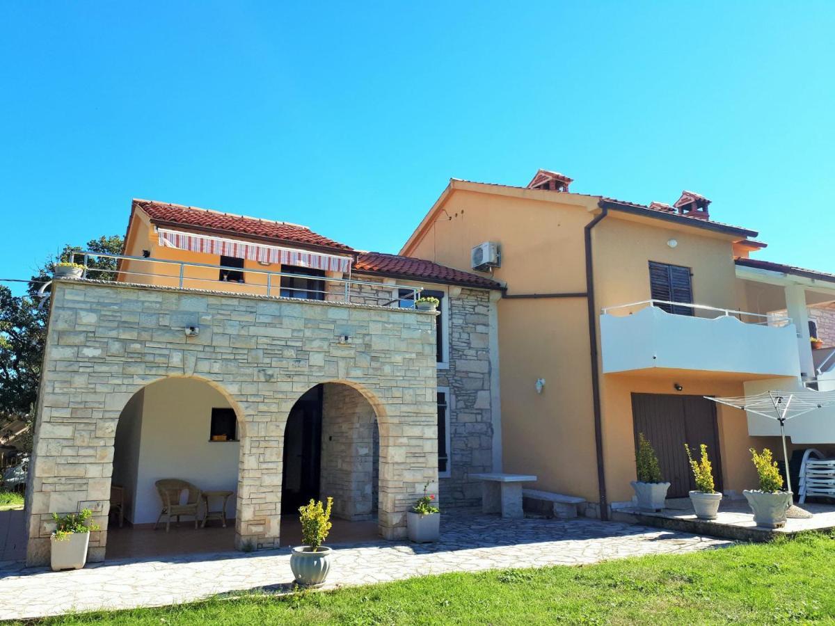 Apartments Morena Rakalj Exterior foto